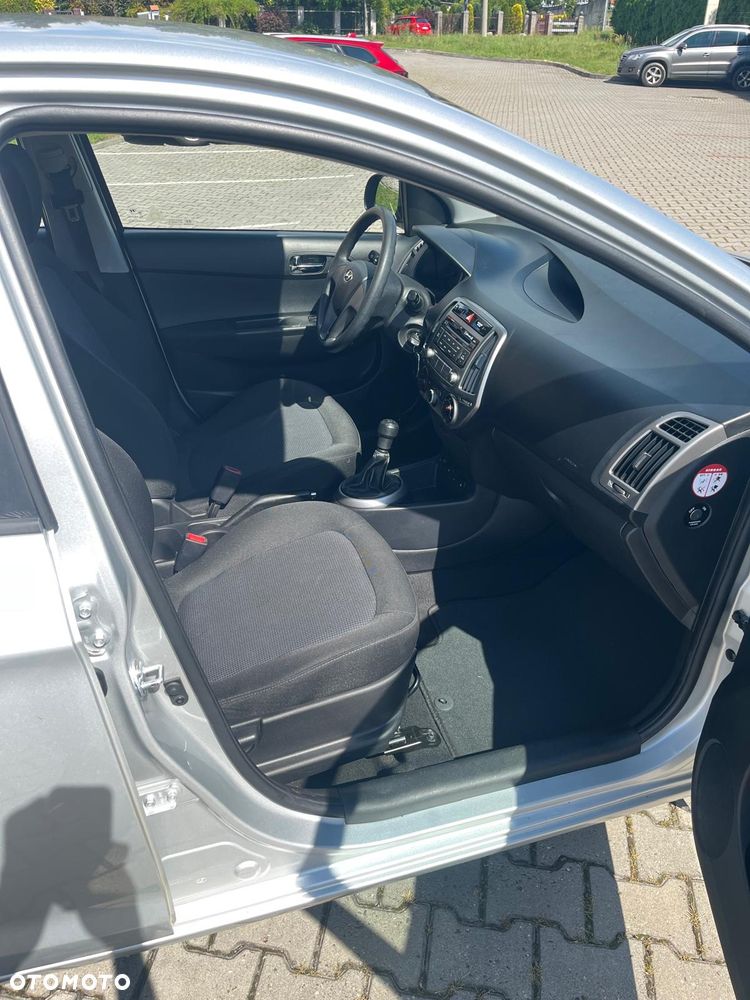 Hyundai i20 - 11