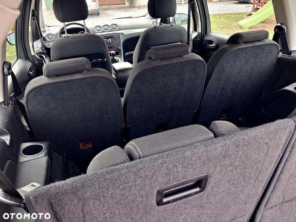 Ford Galaxy 2.0 Ambiente - 24