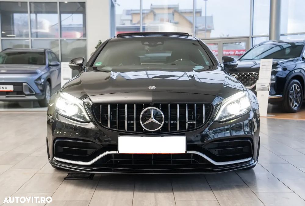 Mercedes-Benz C 63 AMG - 7