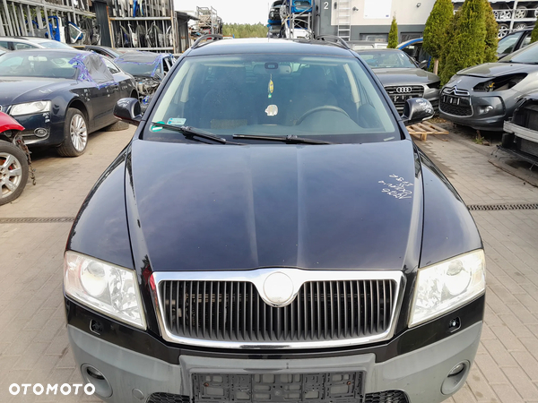 SKODA OCTAVIA II MASKA POKRYWA SILNIKA KOLOR: LF9R
