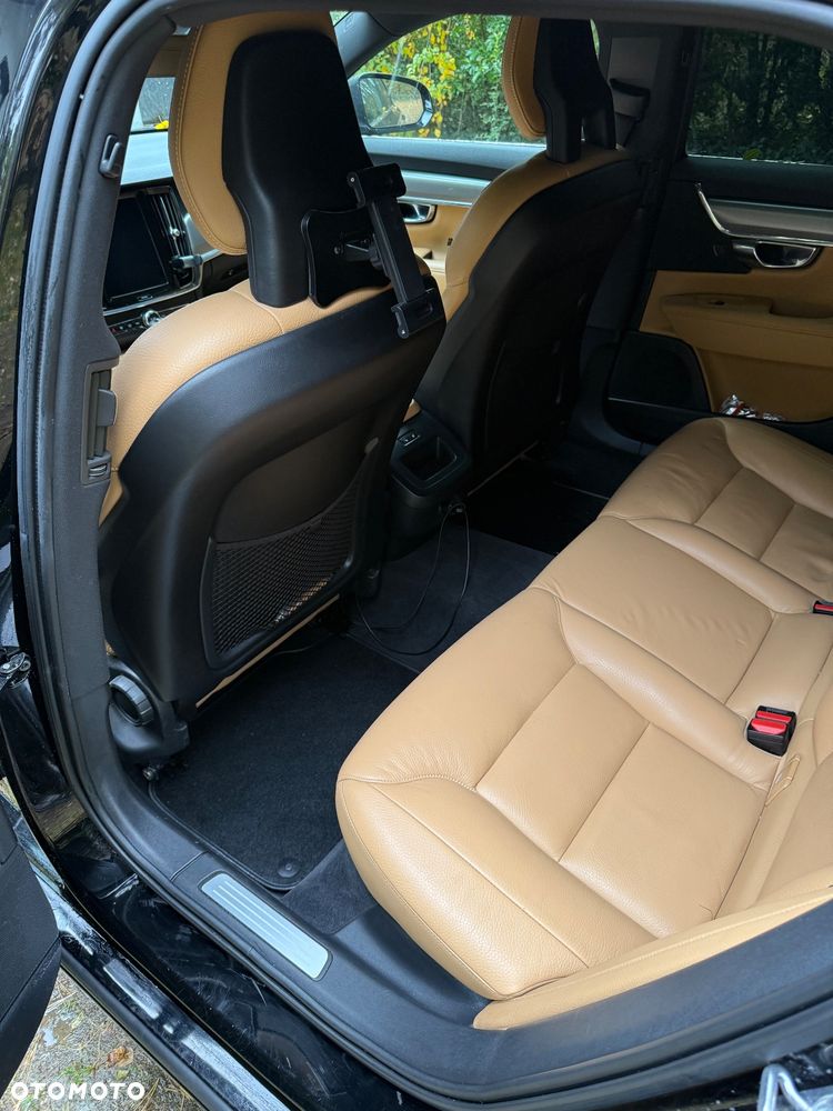 Volvo V90 D4 AWD Momentum - 10
