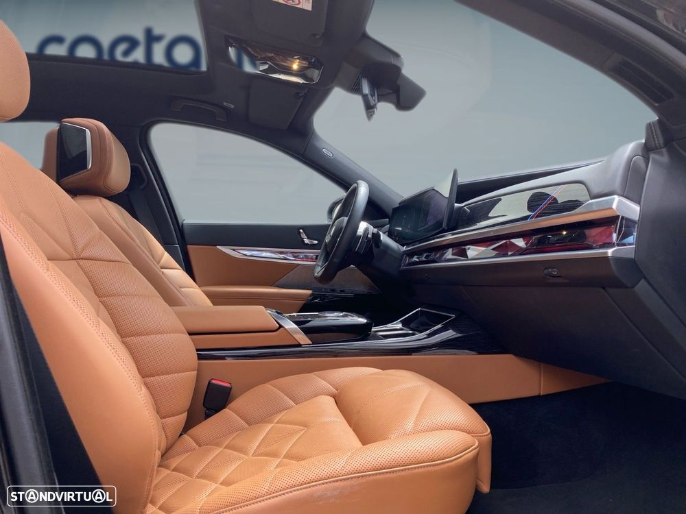 BMW 750 750e xDrive Pack Desportivo M - 18