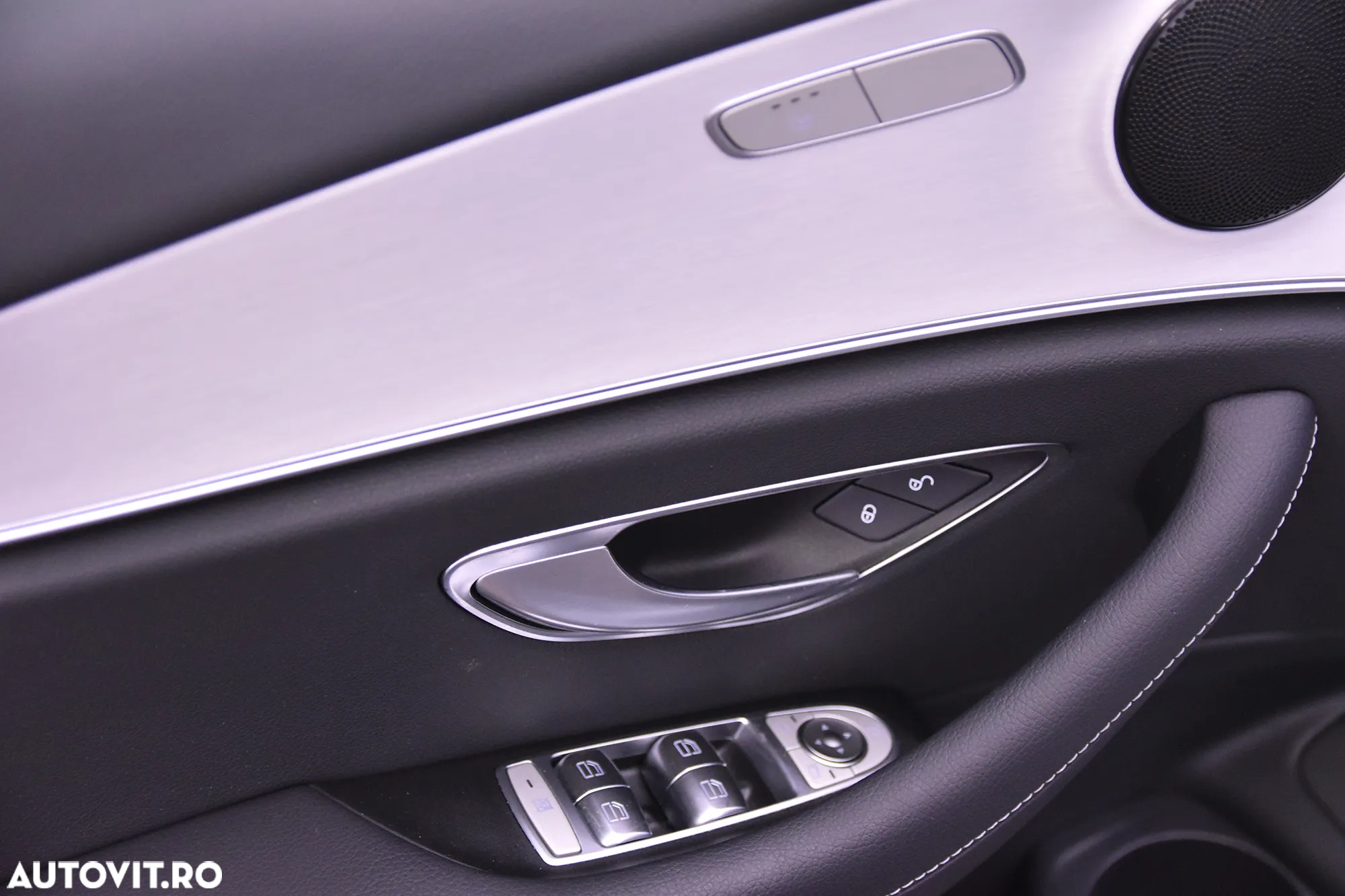 Mercedes-Benz E 300 de Aut. - 14