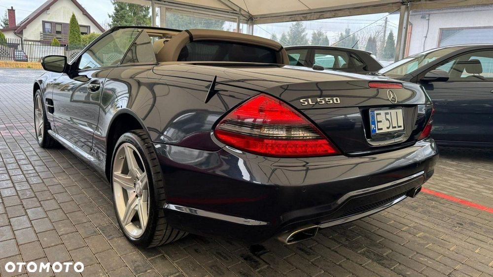 Mercedes-Benz SL - 24