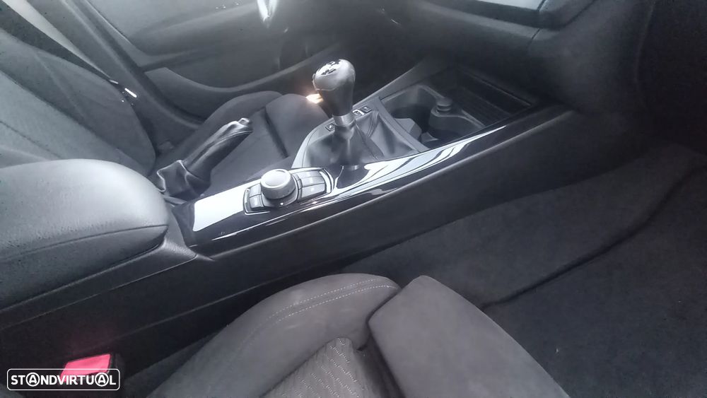 BMW 118 d Pack M - 22