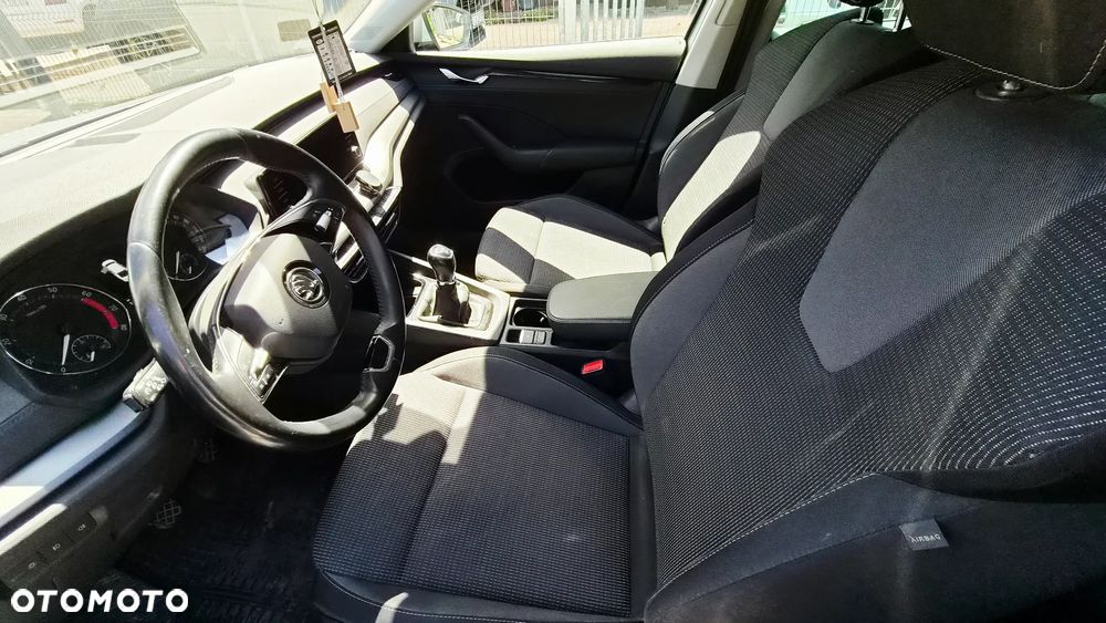Skoda Octavia 1.5 TSI ACT Ambition - 7
