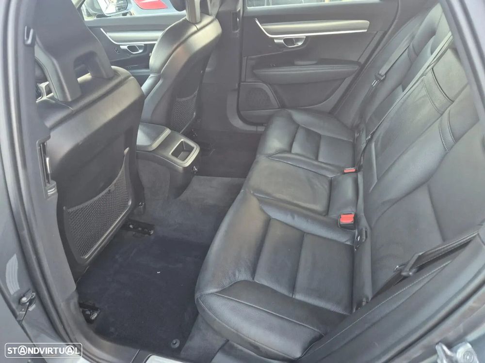 Volvo V90 2.0 D4 Momentum Plus Geartronic - 9