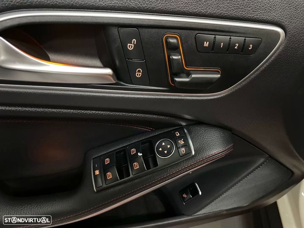 Mercedes-Benz GLA 180 d 7G-DCT AMG Line - 16