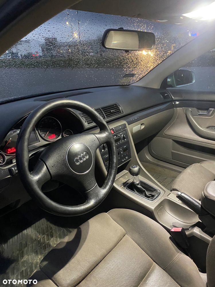 Audi A4 Limousine - 6