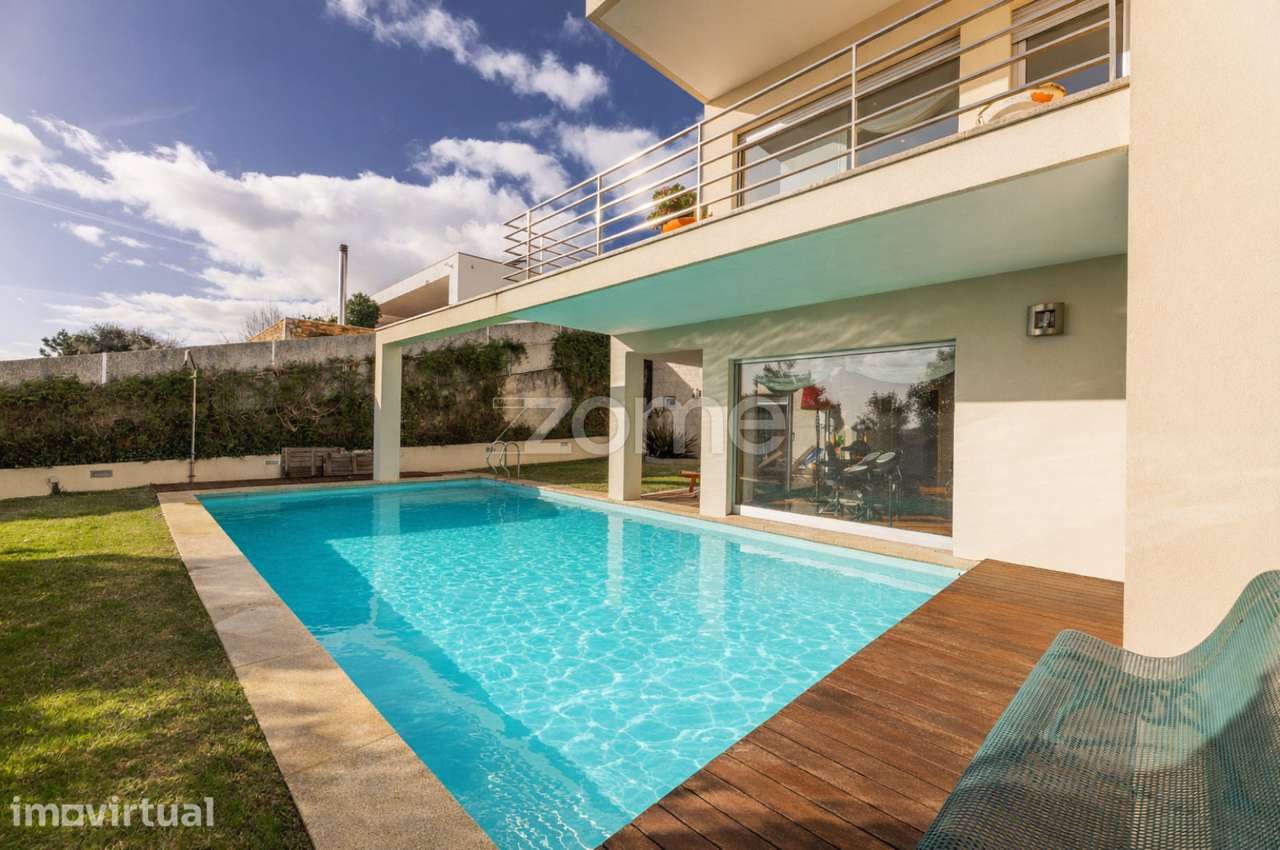 Moradia Individual de Luxo T5 + Escritório com Piscina - Grande imagem: 2/46