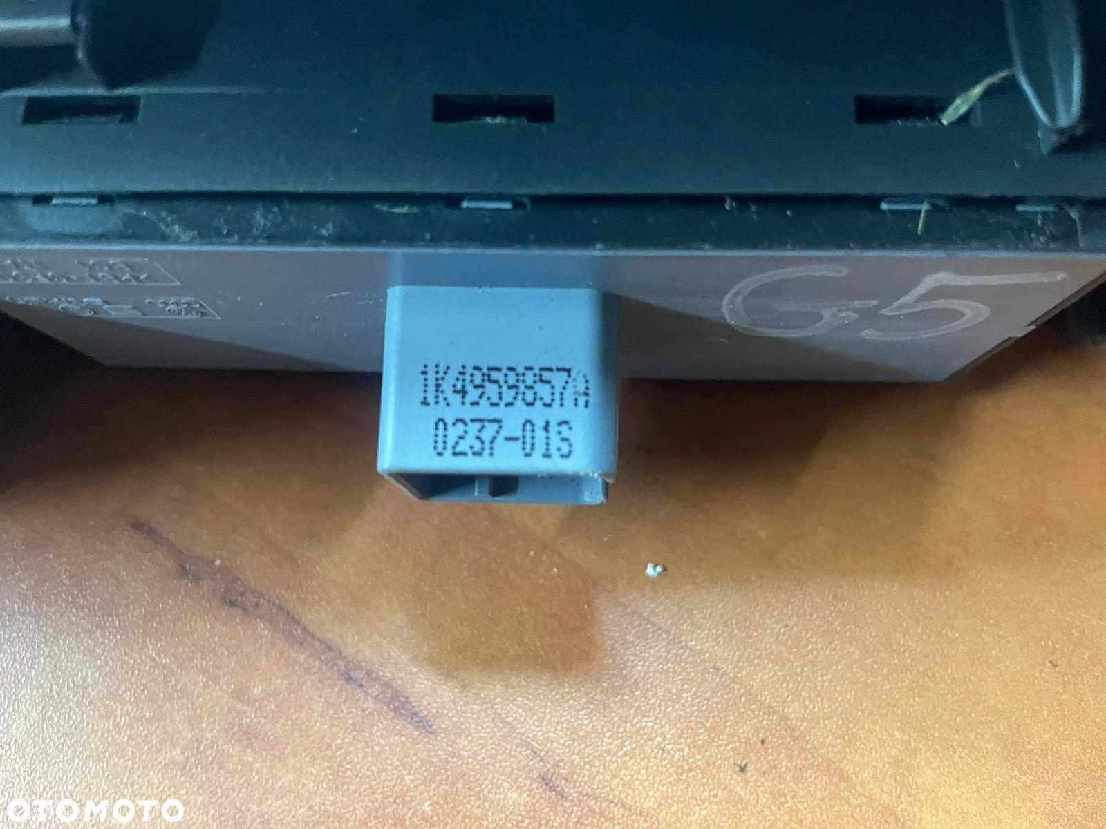 Panel przełącznik szyb rączka uchwyt lewy przedni przód VW Volkswagen Seat 1K4959857A 1K4868049C - 3