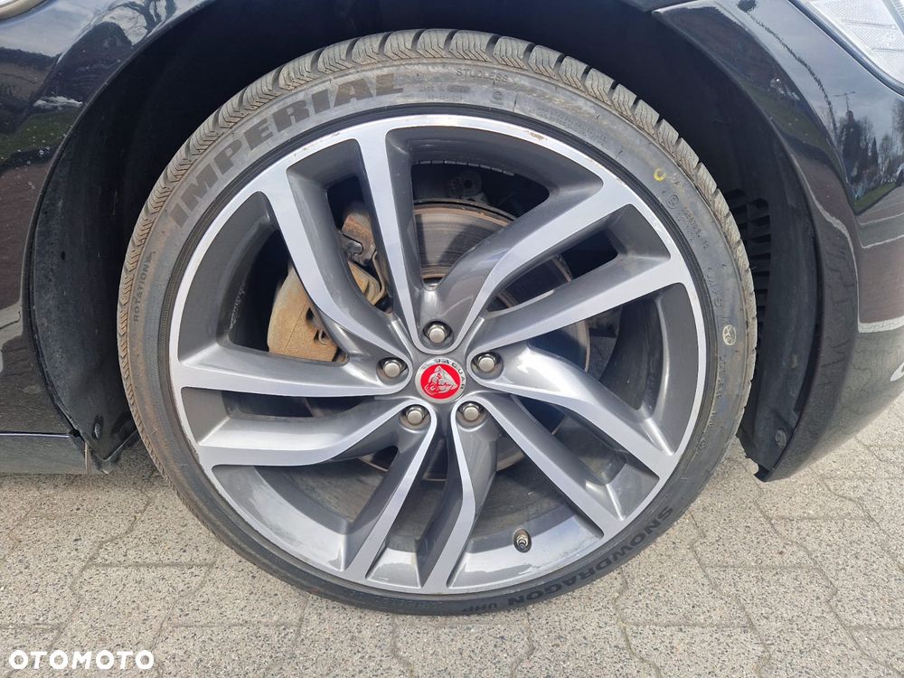 Jaguar XF 3.0 TDV6 Portfolio - 27