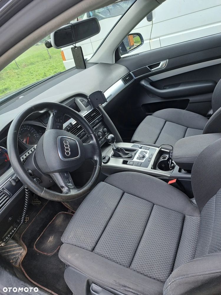 Audi A6 Avant 2.4 - 7