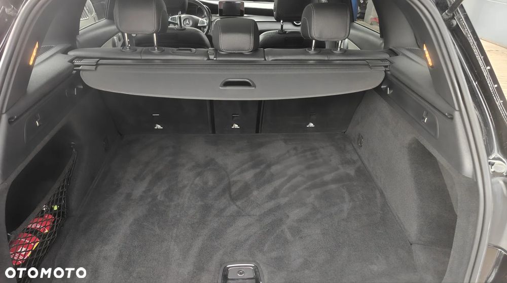 Mercedes-Benz GLC 300 4Matic 9G-TRONIC AMG Line - 33