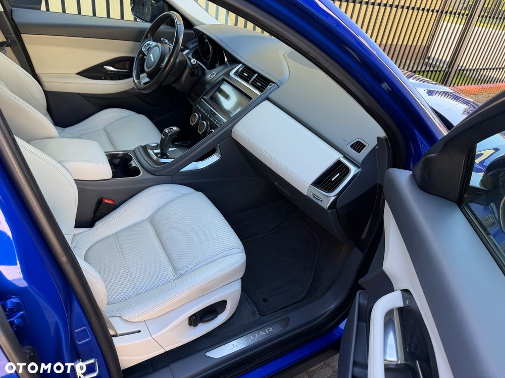 Jaguar E-Pace 2.0 i4D AWD R-Dynamic Chequered Flag - 17