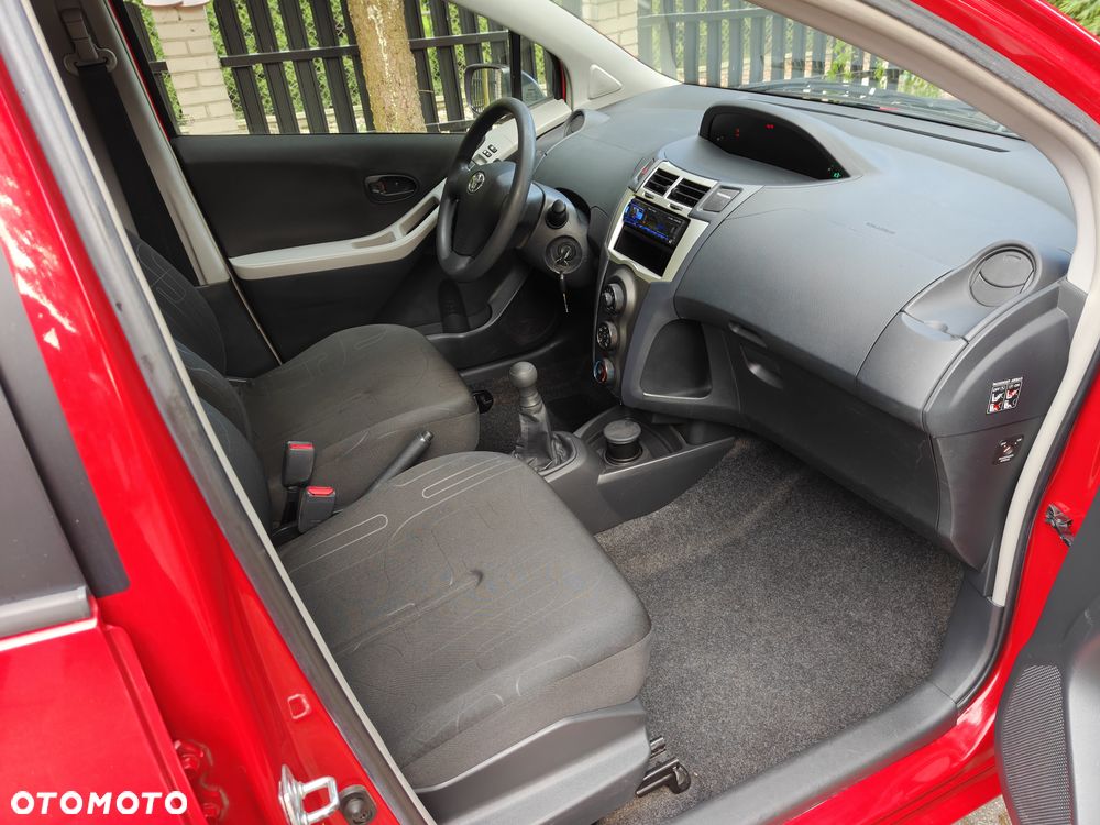 Toyota Yaris - 16