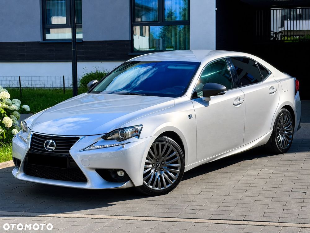Lexus IS - 1