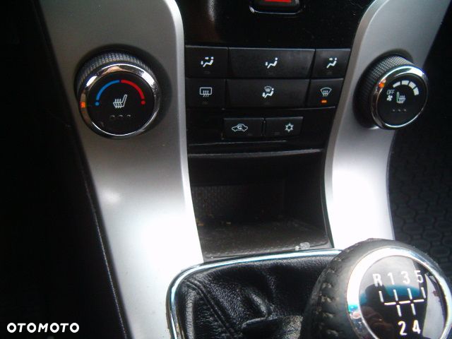 Chevrolet Cruze - 27