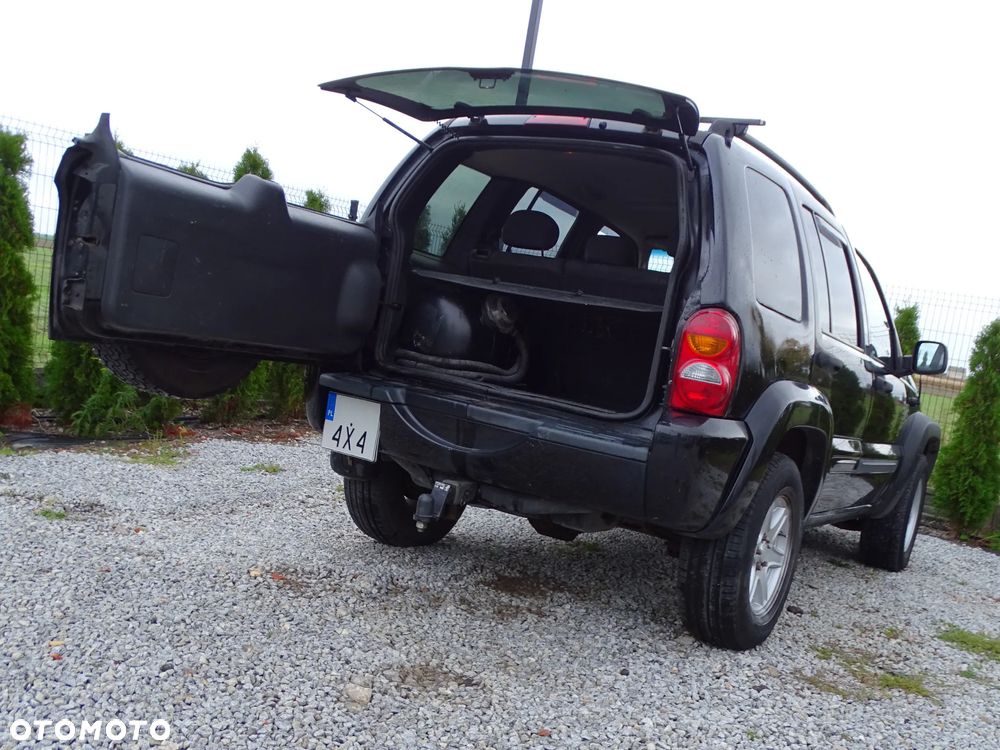 Jeep Liberty 3.7 4x4 - 18
