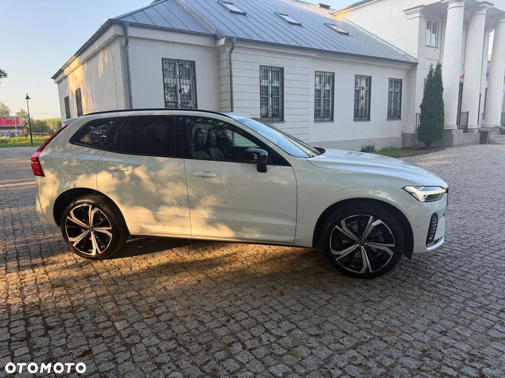 Volvo XC 60 B5 B AWD Ultimate Dark - 3