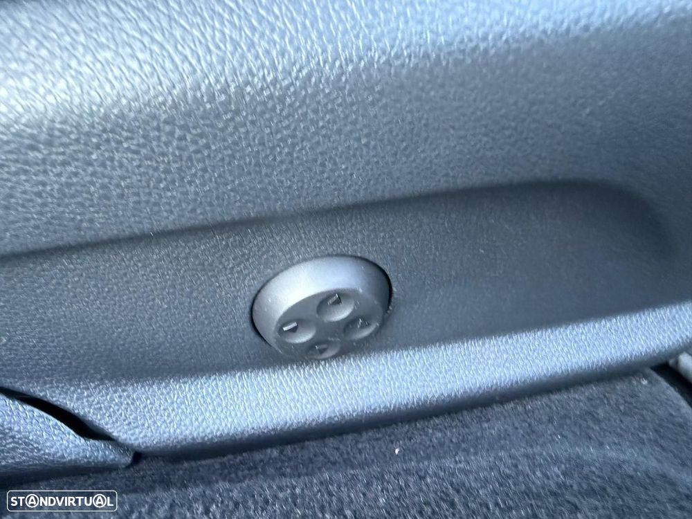 Mercedes-Benz AMG GT 53 4Matic+ - 41