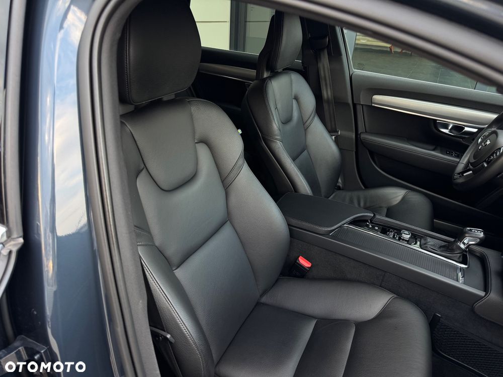 Volvo V90 D4 Momentum - 24