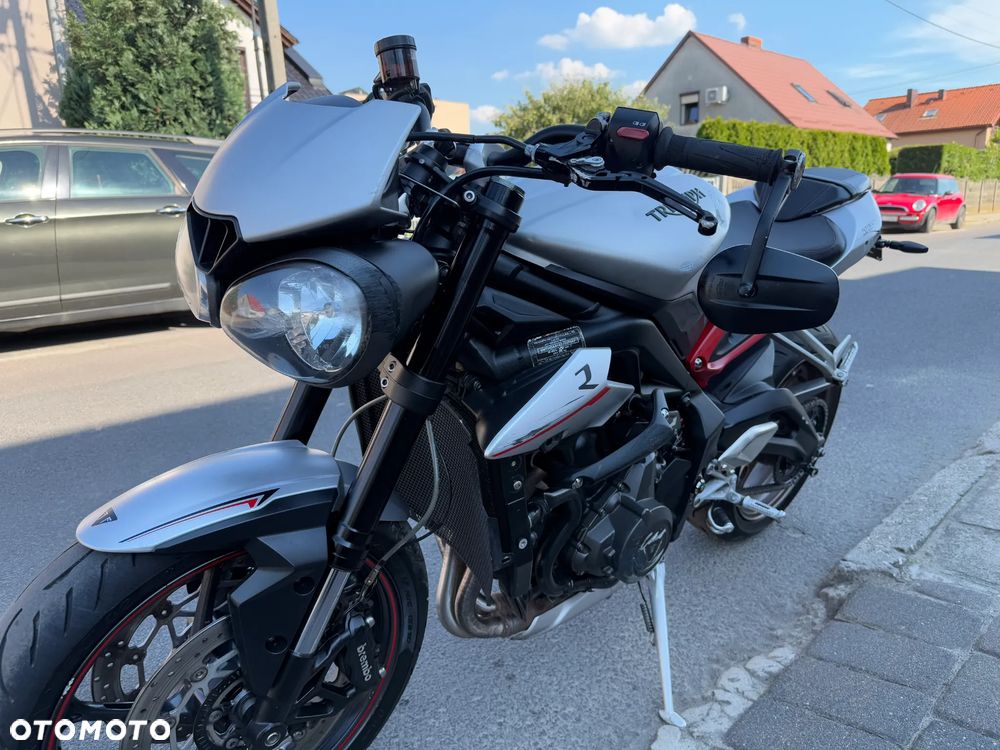 Triumph Street Triple - 28