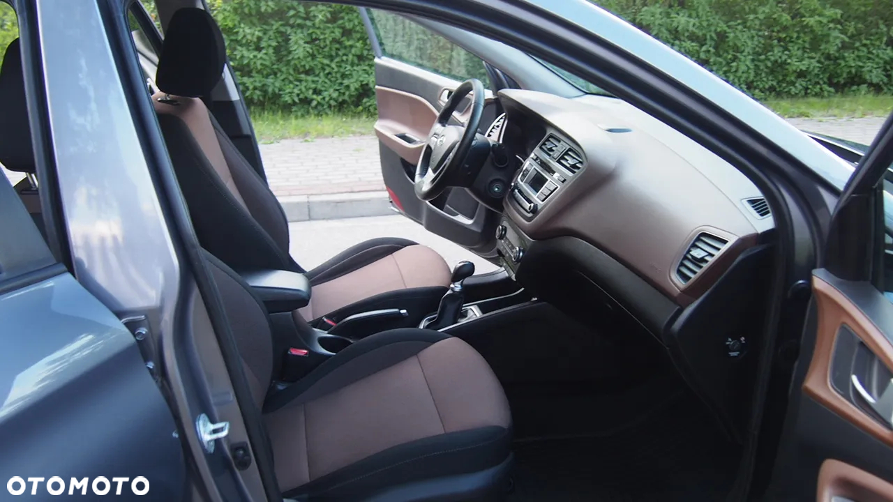 Hyundai i20 blue 1.2 Advantage+ - 12