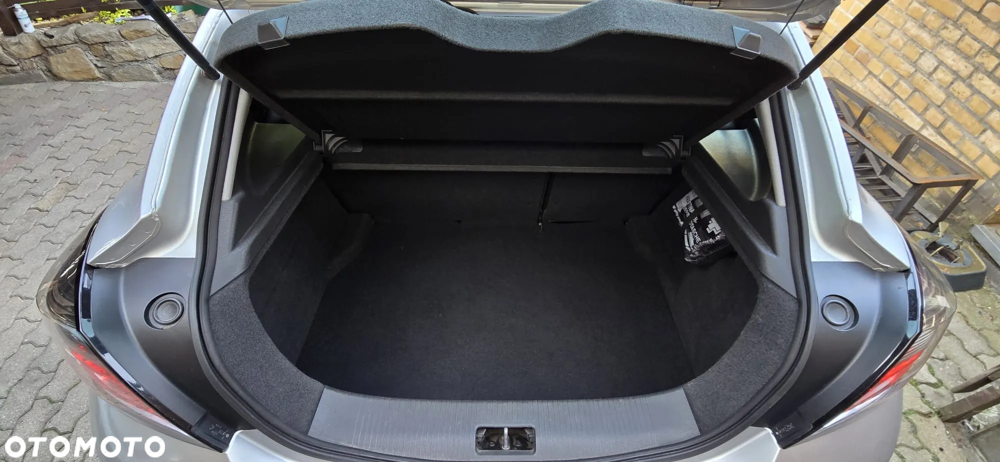 Opel Astra III GTC 1.6 Cosmo - 30
