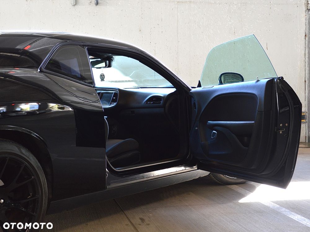 Dodge Challenger - 9