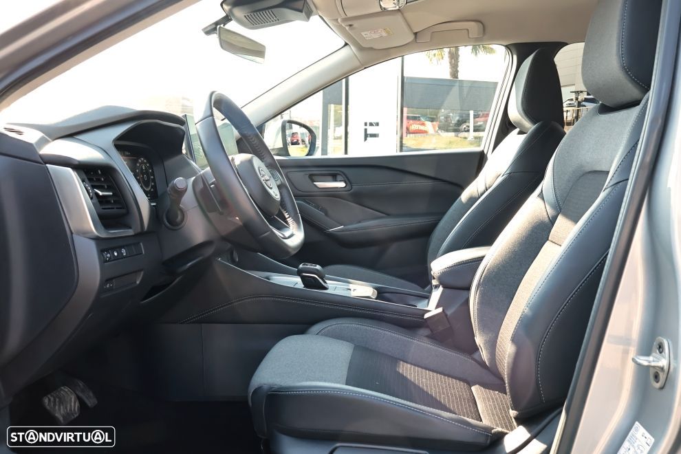 Nissan Qashqai 1.3 DIG-T N-Connecta Xtronic - 17