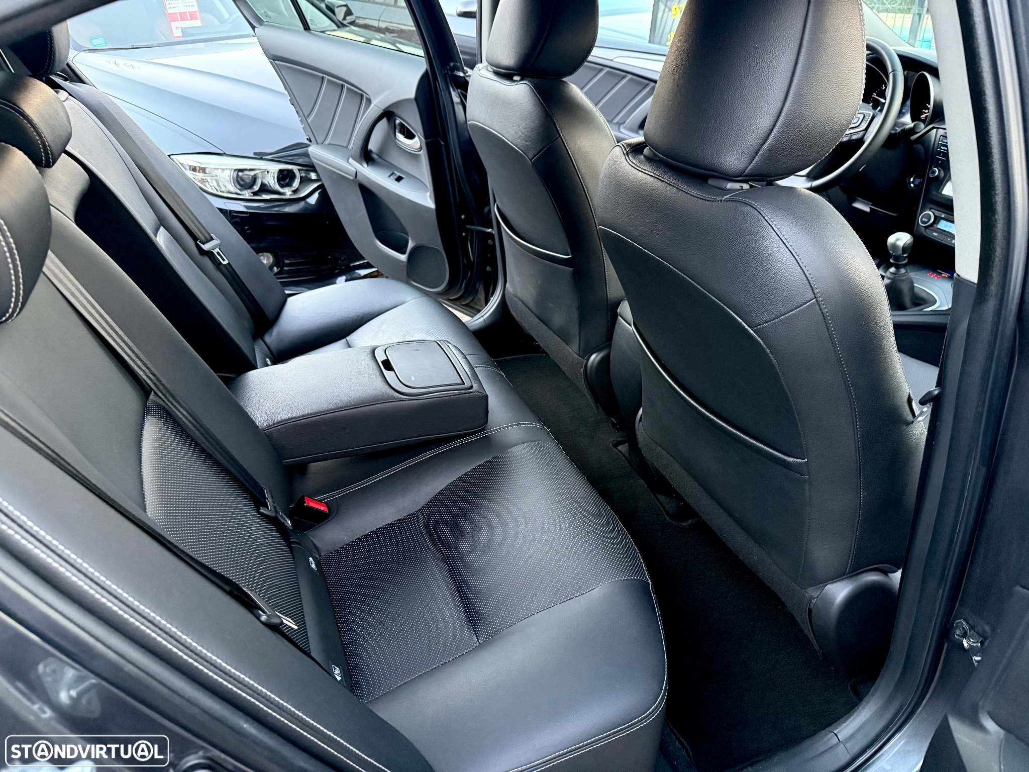 Toyota Avensis SD 1.6 D-4D Luxury+GPS - 37