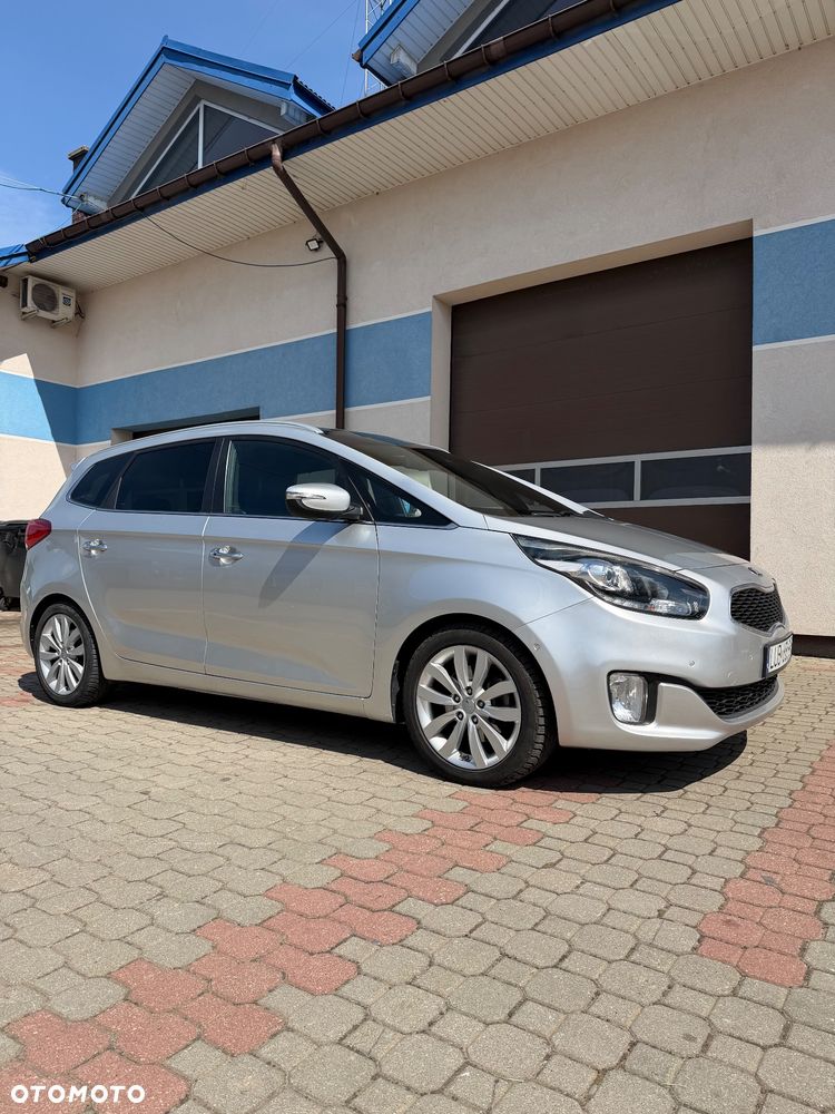 Kia Carens - 5