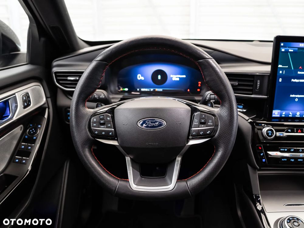 Ford Explorer - 16