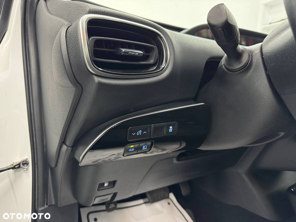Toyota Prius 1.8 Hybrid Premium - 24