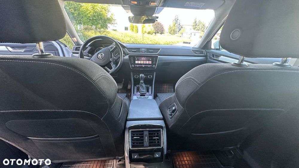 Skoda Superb 2.0 TDI Style DSG - 9