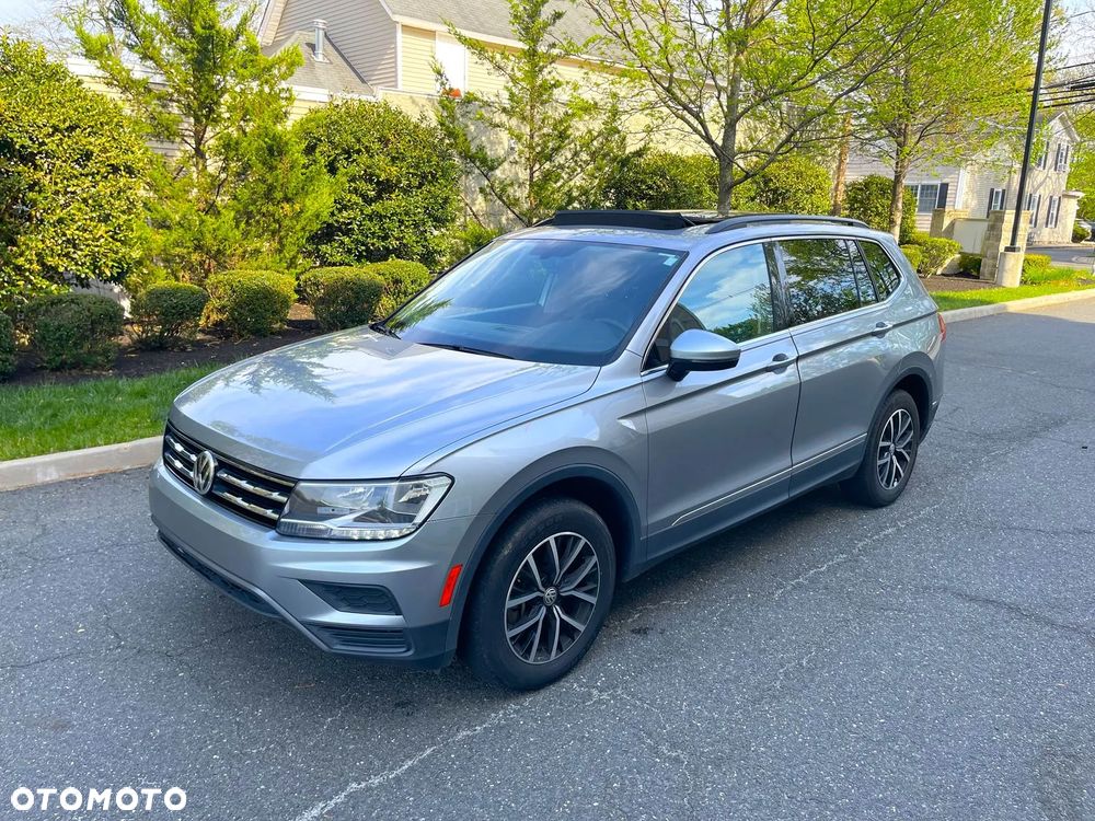 Volkswagen Tiguan - 1