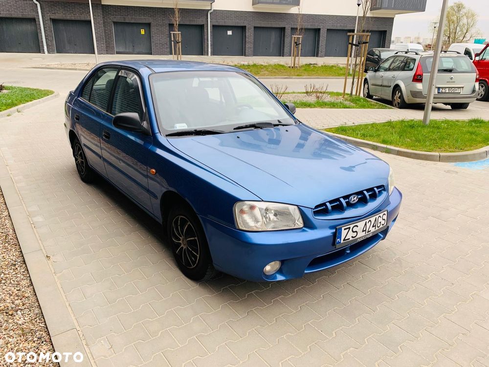 Hyundai Accent - 2