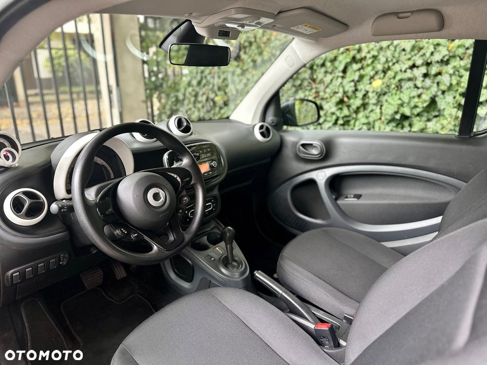 Smart Fortwo EQ - 10