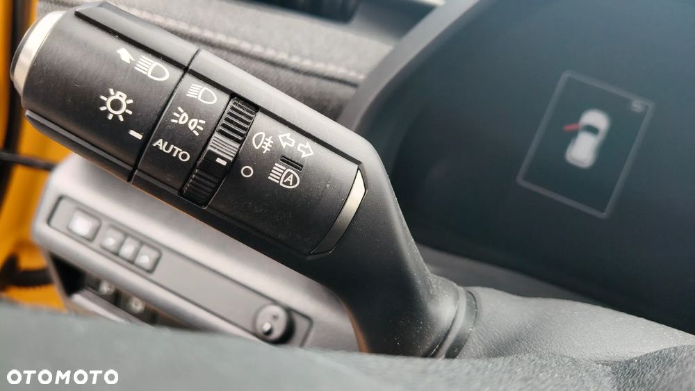 Lexus LBX 1.5 Hybrid - 16