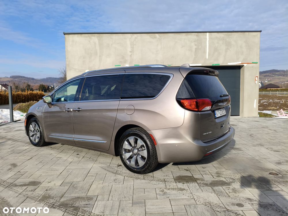 Chrysler Pacifica - 13