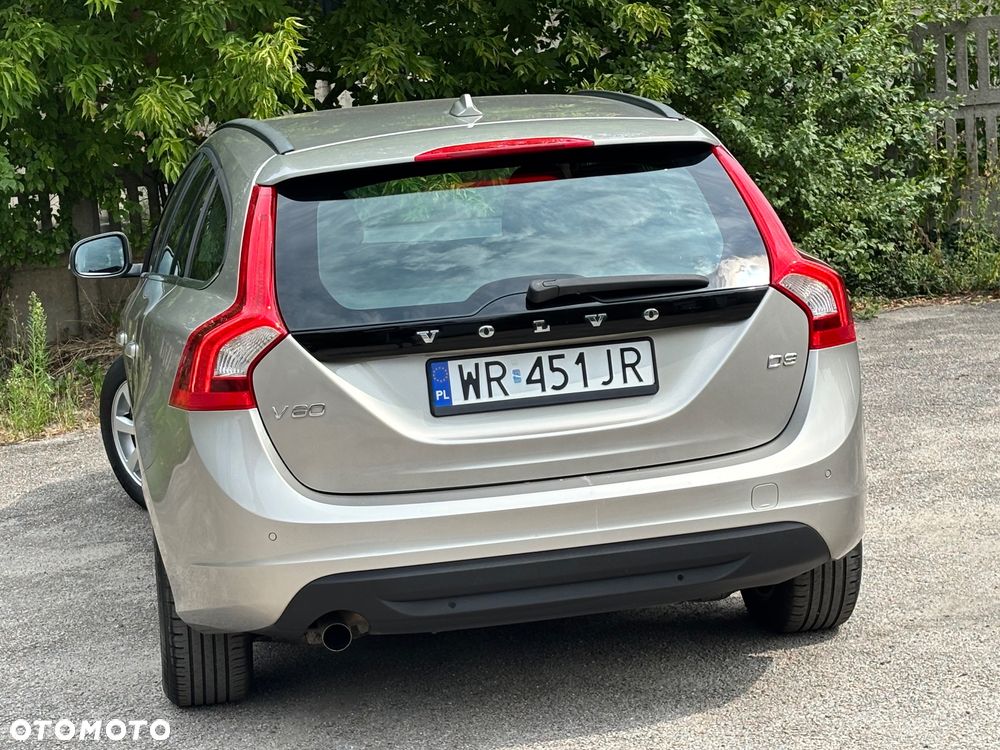 Volvo V60 D3 Momentum - 12