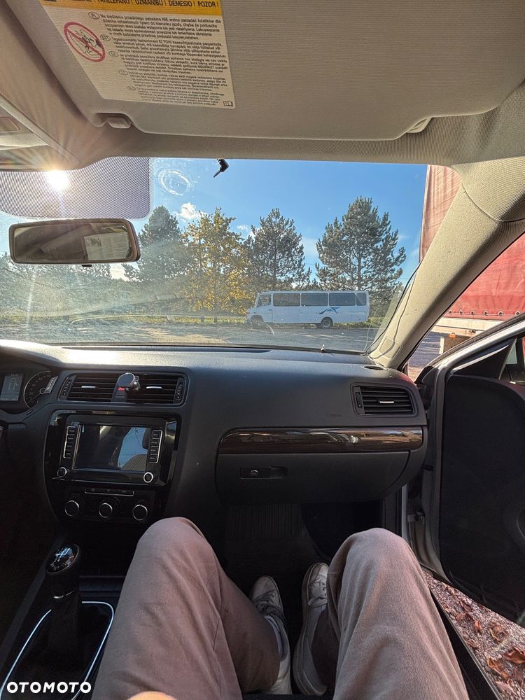 Volkswagen Jetta - 29