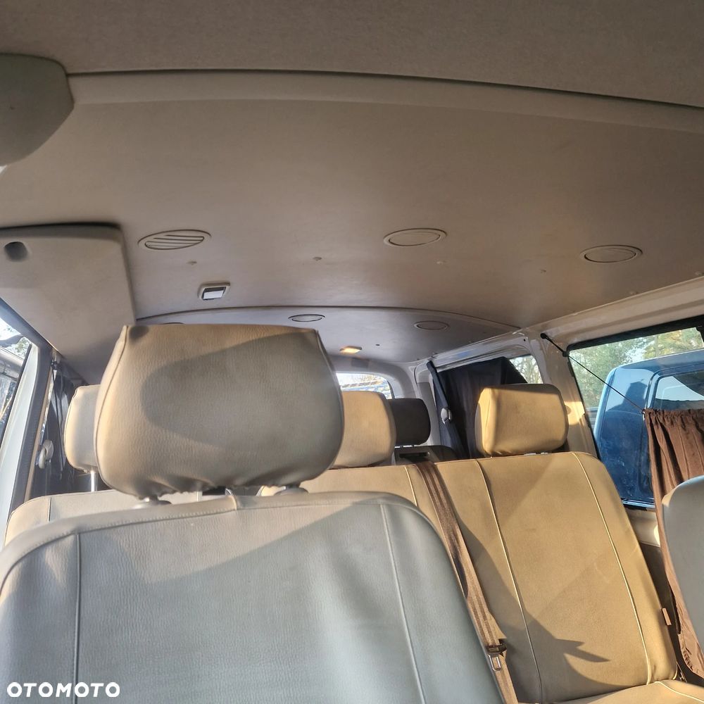 Volkswagen Caravelle - 6