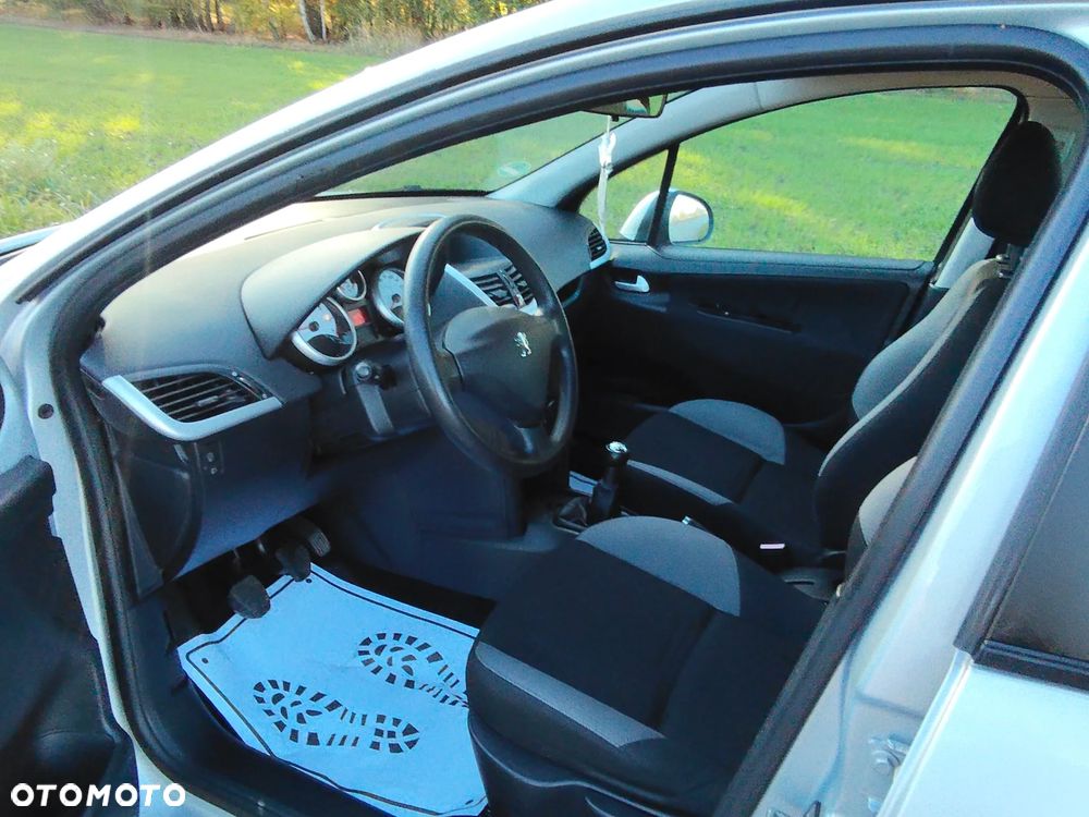 Peugeot 207 75 Urban Move - 20