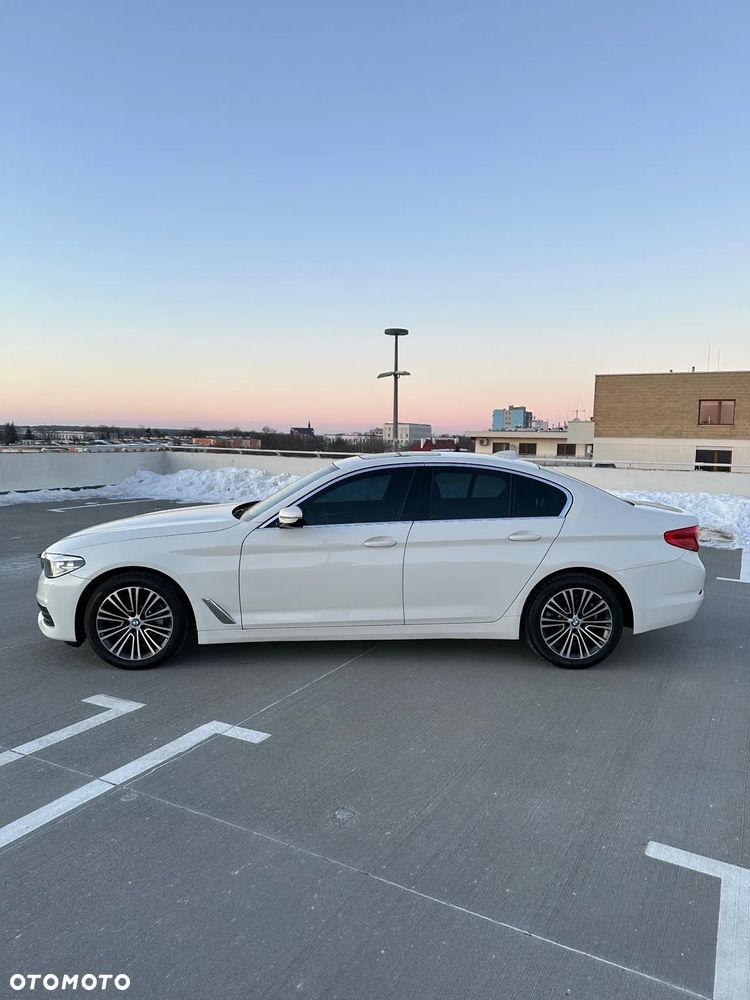 BMW Seria 5 530i xDrive Sport Line - 4