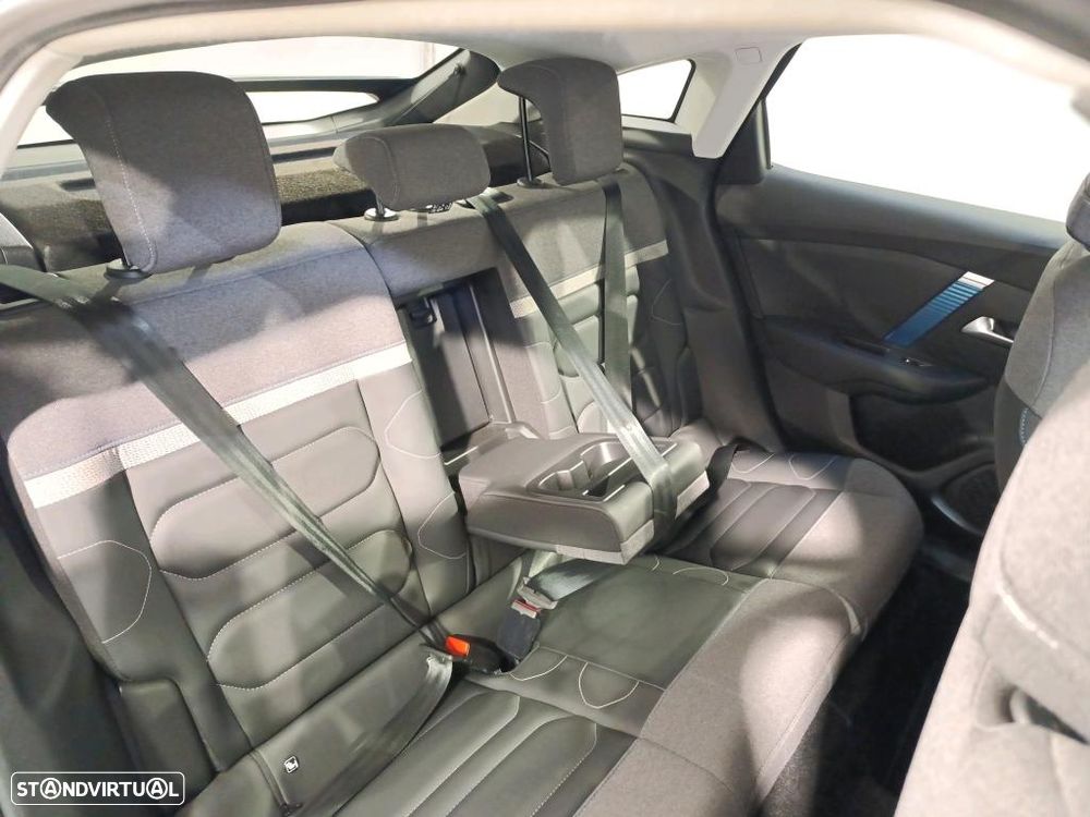 Citroën e-C4 50 kWh Shine - 9