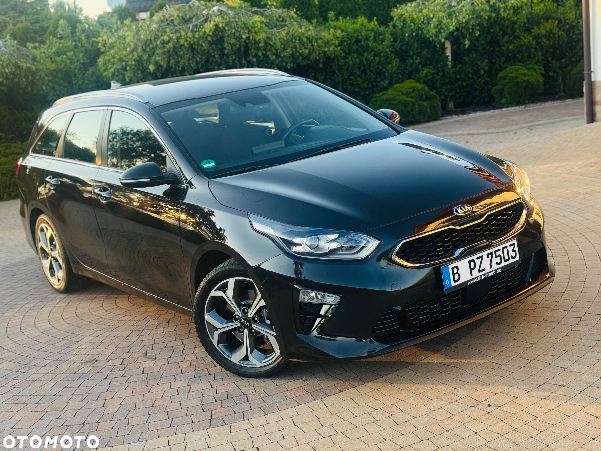 Kia Ceed SW 1.6 CRDi DCT Platinum Edition - 1