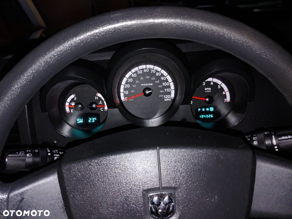 Dodge Nitro - 25