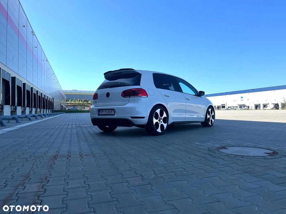 Volkswagen Golf VI 2.0 TSI GTI - 10
